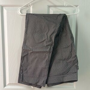 Anne Klein black houndstooth pull on ankle pants